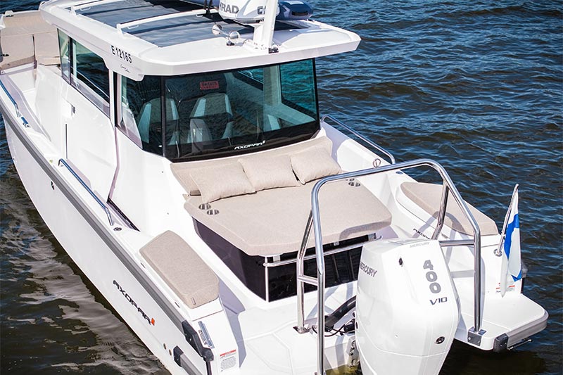Axopar 29 XC Cross Cabin Sun Deck