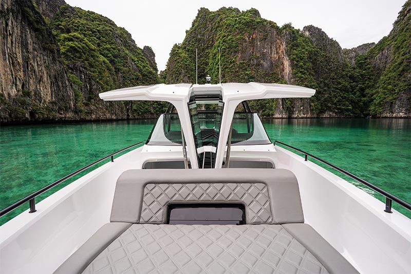 Axopar 37 Sun Top Deck