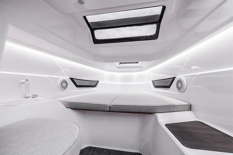 Axopar 25 Cross Top Cabin