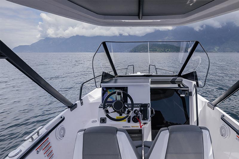 Axopar 25 Cross Top Helm