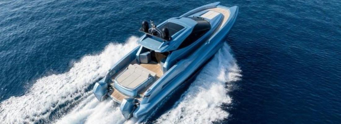11.2m Motor Yacht Aft Deck