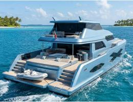 Catamaran Super Yacht 25m Aft