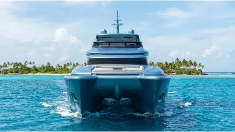 Catamaran Super Yacht 30m Bow