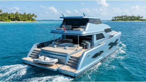 Catamaran Super Yacht 25m Aft
